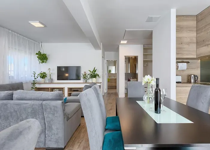 Vacation Bokan * Póla