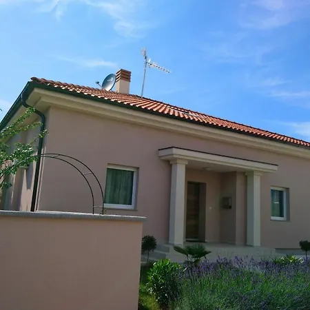 Holiday home Vacation Bokan Pula