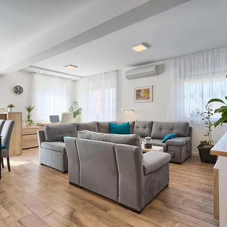 Vacation Bokan Holiday home Pula